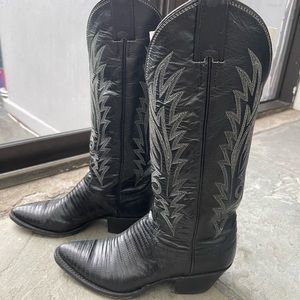 Vintage original “Just Justin’s” cowboy boots.